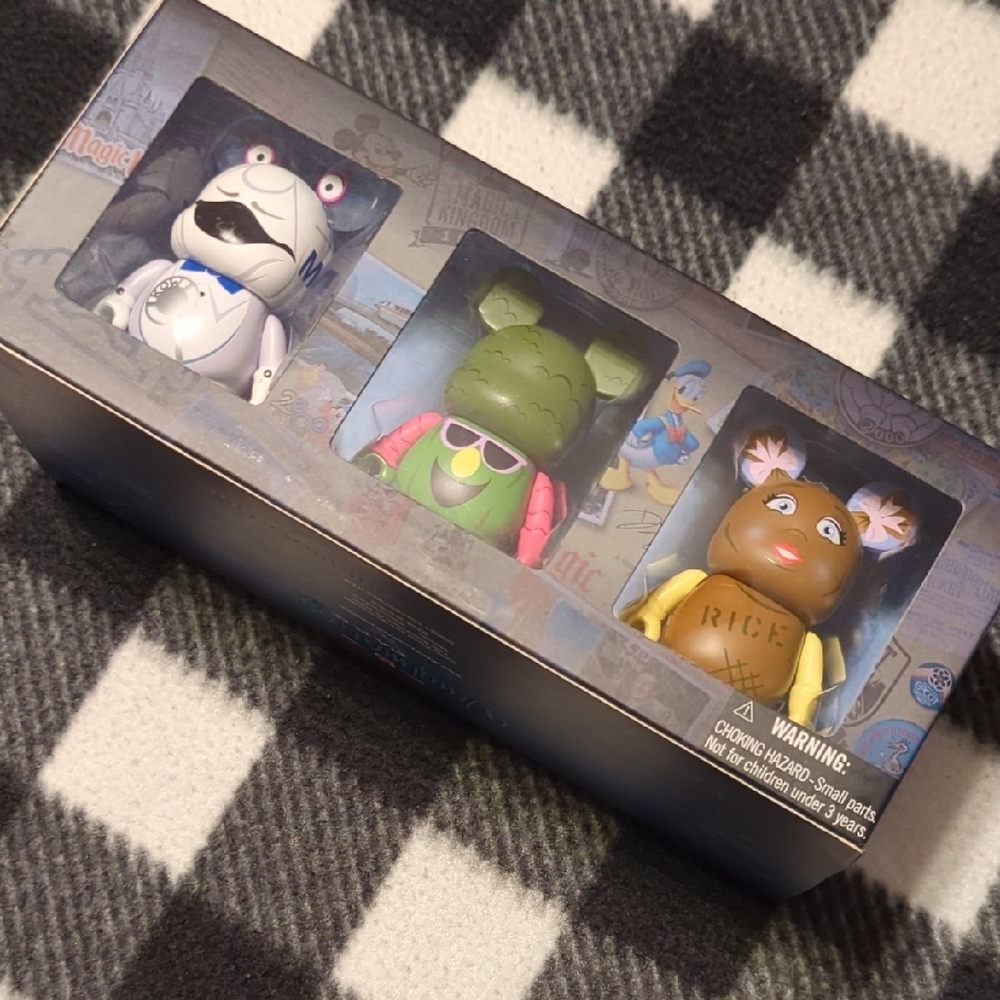 Disney Vinylmation Park 7 Figures